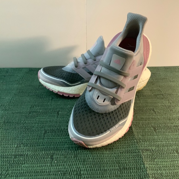 Women’s Adidas Size 8 Ultraboost 21 Cold Rdy Running Shoes Gray/ Pink - Picture 8 of 9